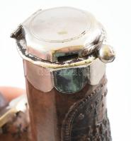 Tajtékpipa ezüst (Ag) szerelékkel. Jelzett, ezüst XIX. sz. Selmecbányai kálváriát ábrázoló faragvánn...