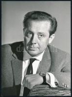 Kállai Ferenc (1925-2010) színész, Inkey Tibor (1908-1998) fényképész felvétele, sajtófotó, 18×13 cm