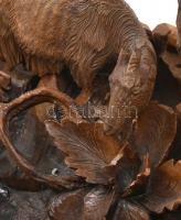 Gazdagon díszített, figurális faragott fa asztali tintatartó zergékkel, 2 db üvegbetéttel. Kisebb sé...