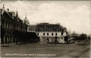 1935 Szekszárd, Garay téri részlet a Szekszárd szállóval, Salamon Testvérek fűszer üzlete, Lencz Károly üveg raktára (Rb)