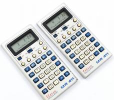 2 db Time Calculator MR 411 típusú multifunkciós retró számológép, elemmel, működő állapotban, kopásnyomokkal