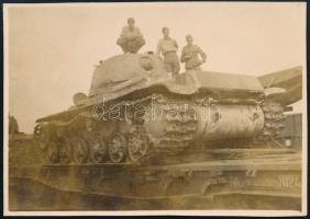 cca 1940 II. világháborús szovjet KV-1 nehéz harckocsi vasúti szállítása, fotó, 8x5,5 cm / WWII Soviet KV-1 heavy tank on rail transport, photo