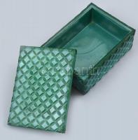 Malachitüveg dobozka, csorbával, 12×9×6 cm