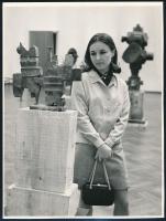 Tóth Sándor (1935-): Amerigo Tot kiállítás 3 db fotó, 1984, Kecskemét. későbbi előhívás, jelzés nélk...