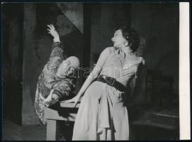 cca 1960-1970 Színésznőről/modellről készült 3 fotó, a hátoldalon jelzett (MTI), Tormai Andor felvét...