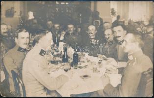 cca 1916 Ünnepi tiszti vacsora valószínűleg Budapesten, eredeti fotó, jó állapotban, 8,5×14 cm