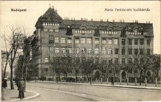 Budapest VIII. Mária Terézia téri hadikórház a Horváth Mihály téren, villamos. Kallos Oszkár felvétele