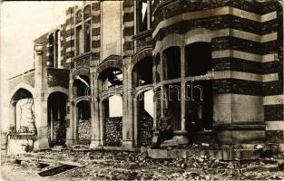 1918 WWI German military, soldiers amongst ruins. photo (EK)