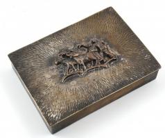 Tevan Margit (1901-1978: Ökörhajtók, fém doboz, jelzett, kopott, 14×10×2,5 cm
