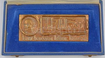 ~1970. &quot;Lenin Kohászati Művek Diósgyőr&quot; öntött bronz plakett eredeti dísztokban (59x148mm) T:2