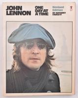 Fawcett, Anthony: Lennon, John - One day at a time. New York, Grove Press. Kiadói papírkötés, részben széteső állapotban.