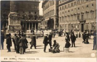 Roma, Rome; Piazza Colonna III / square, shoe shining (EK)