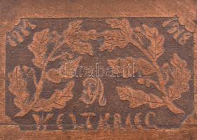 I világháborús front munka. Faragott fa ládika. Weltkrieg 1914-1918 felirattal. Kulcs nélkül 25x18x9...