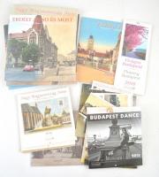 Nagy képeslapos ANNO naptár gyűjtemény bontatlanokkal és ritkákkal is: 26 db összesen + Budapesti MODERN tétel: öröknaptár, 2 db bontatlan hűtőmágneses naptár + 2 db reprint panoráma képeslap
