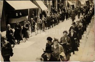 ~1930 Kevelaer, Wallfahrt, Photohaus A. Kersten, Marienstrasse 1. / pilgrimage (fl)