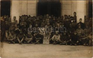 Weltkrieg 1914/15. Wien Rotunde / WWI Austro-Hungarian K.u.K. military, group of odliers. photo