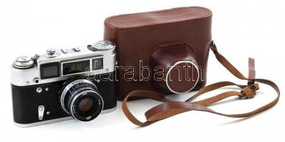 cca 1970 FED 4 szovjet fényképezőgép, Industar-61 2.8/52 objektívvel, eredeti bőr tokjában / Vintage USSR camera, in original leather case