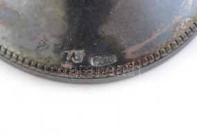 Ezüst (Ag) vodkás pohár, 6 db, vésett virág motívummal,belül aranyozott, néhányon kis kopással, jelz...