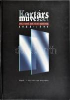 Kortárs művészet múzeumi gyűjteményekben. 1988-1999. Szerk.: Pataki Gábor, Sümegi György. XX. századi magyar művészeti dokumentumok. Bp.,2001., Képző- és Iparművészeti Lektorátus. Kiadói kartonált papírkötés.