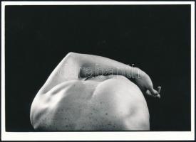 cca 1995 Al-Hayder Sawsen fotóművészeti alkotása, feliratozva, ezüst zselatinos fotópapíron, 12,5x17 cm