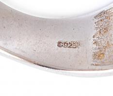 Ezüst (Ag) cca. 90 db köves gyűrű, jelzett, vegyes méretben, néhányon kőhiányok, bruttó: 510g