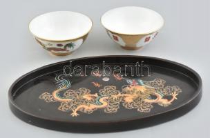 Kínai szószos készlet, 2db porcelán tálka, lakkozott tálca, 30x18 cm