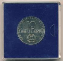 NDK 1978A 10M Cu-Zn-Ni "Közös űrrepülés" plasztiktokban T:1
GDR 1978A 10 Mark Cu-Zn-Ni &q...