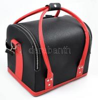 Több rekeszes fekete-piros szétnyitható műbőr táska/bőrönd, minimális kopásnyomokkal, 27×30 cm