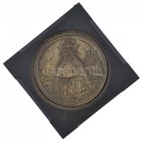 Ausztria ~1900. Mariazelli emlék fém lemezplakett (59mm) fatáblán (89x80mm) T:2 Austria ~1900. Souvenir of Mariazell metal plate commemorative medallion (59mm) on wooden board (89x80mm)