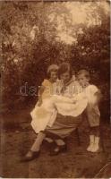 1926 Hölgy gyerekekkel a kertben / lady with children in the garden. photo (EB)