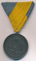 1941. Délvidéki Emlékérem Zn emlékérem, mellszalaggal. Szign.: BERÁN L. T:2 patina Hungary 1941. Commemorative Medal for the Return of Southern Hungary Zn medal with ribbon. Sign: BERÁN L. C:XF patina NMK 429.