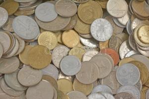 Vegyes, magyar és külföldi érmetétel mintegy ~3kg súlyban, "Hotel Sacher Wien" fadobozban ...