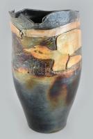 Kun Éva (1948-): Dísz váza. Irizáló mázakkal festett kerámia. Jelzett, sérült, m: 27 cm