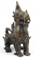 Indonéz oroszlán, bronz, jelzés nélkül, kopásnyomokkal, m: 17 cm