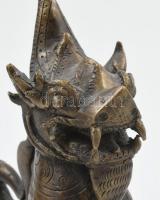 Indonéz oroszlán, bronz, jelzés nélkül, kopásnyomokkal, m: 17 cm