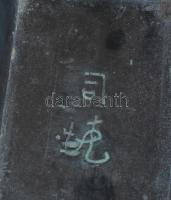 Kínai bronz díszedény, jelzett, antikolt, m: 10 cm