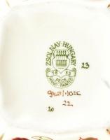 Zsolnay porcelán pillangó mintás bonbonier. Kézzel festett, jelzett, hibátlan. 8x8 cm