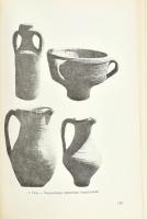 Tata története I. (Az őskortól 1727-ig). Szerk.: Biró Endre. Tata, (1979), Tata Város Tanácsa. Feket...