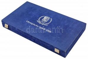 Éremtartó kazetta "OLYMPISCHE SPIELE 1988" felirattal, benne 1db tálcával, összesen 24 fér...