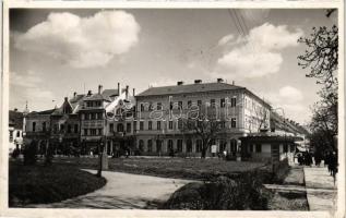 1943 Beszterce, Bistritz, Bistrita; utca, üzletek / street view, shops. photo (fl)