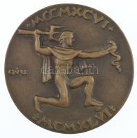 Csúcs Ferenc (1905-1999) 1946. "Dr. Faludy Géza" öntött bronz plakett, peremen "22&qu...