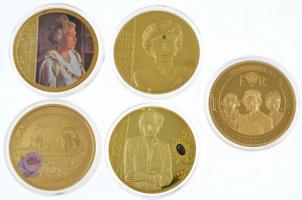 Nagy-Britannia DN "Diana hercegnő élete drágakövekben" 2xklf kétoldalas aranyozott emlékérem + 2011-2016 "II. Erzsébet" 2xklf kétoldalas aranyozott emlékérem + Niue 2011. "II. Erzsébet" kétoldalas aranyozott emlékérem. Mindegyik multicolor rátéttel T:PP United Kingdom ND "Her life in jewels - Diana" 2xdiff two-sided gilt metal medallion + 2011-2016. "II. Erzsébet" 2xdiff two-sided gilt metal medallion + Niue 2011. "Elizabeth II" 2xdiff two-sided gilt metal medallion. All with multicolor inlay C:PP