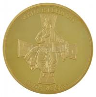 DN "Pietrelcinai Szent Pio" kétoldalas, aranyozott emlékérem (70mm) T:PP
ND "Pius de...