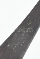 Régi vadászkés, kovácsoltvas pengével, fa és réz markolattal, a pengén kopott jelzéssel, h: 27 cm