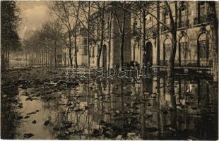 Paris, La Grande Crue de la Seine (janvier 1910) / flood (wet corners)