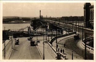 Budapest IX. Boráros tér, Horthy Miklós híd (Petőfi híd) pesti hídfő, automobilok, Elevátor