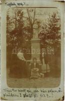 1909 Keszthely, Szűz Mária és kis Jézus szobor, lányok. photo (EK)