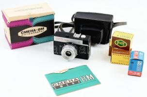 Lomo Smena 8M fényképezőgép, 35 mm filmformátum, Lomo T-43 4/40 objektívvel, jó állapotban, eredeti tokjában és dobozában, hozzá 4 db bontatlan film