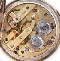 Kisméretű zsebóra fém tokkal, hielogrif mintákkal. Espar és társa Budapest óratokban. d: 40 mm Működ...