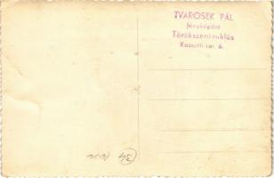 Idős magyar katona kitüntetésekkel és fiaival / Hungarian military officer with medals and his sons....